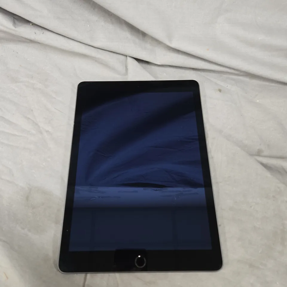 APPLE IPAD AIR 2ND GEN TABLET