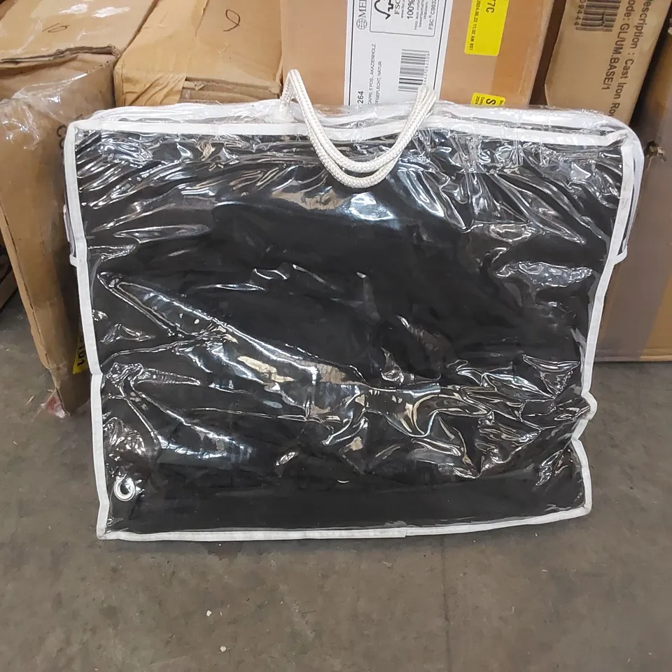 BAGGED OUTDOOR FURNITURE COVER 