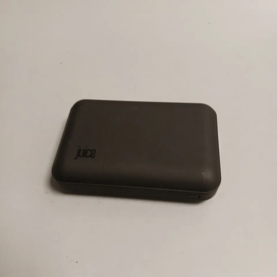 JUICE POWERBANK IN BLACK TYPE-C AND MICRO USB INPUT AND USB OUTPUT