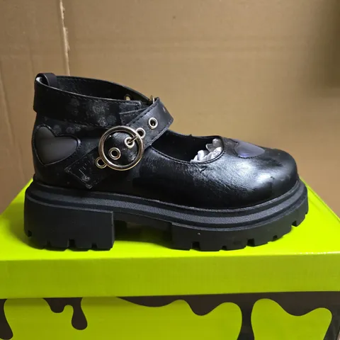 BOXED PAIR OF KOI LOVEBUG MEADOW KIDZ MARY JANE SHOES – BLACK PATENT, UK SIZE 12 
