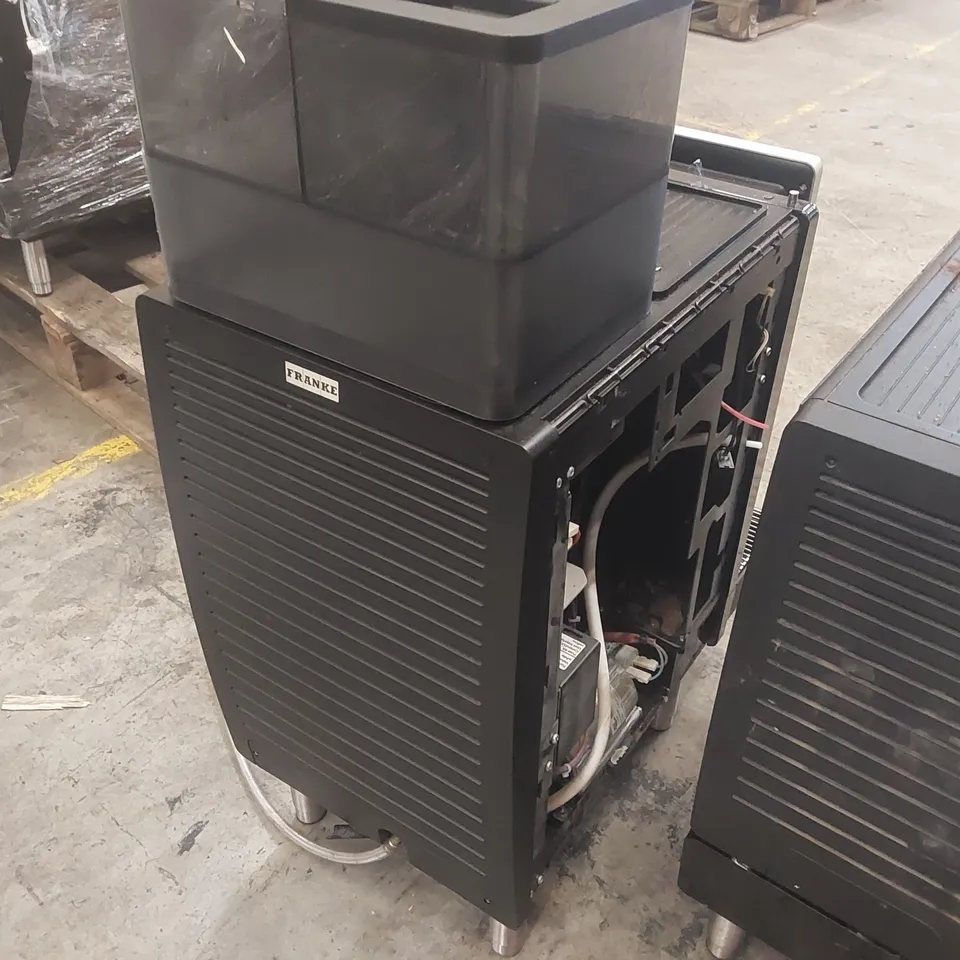 FRANKE A600 COMMERCIAL COFFEE MACHINE WITH MILK CHILLER (2 ITEMS)