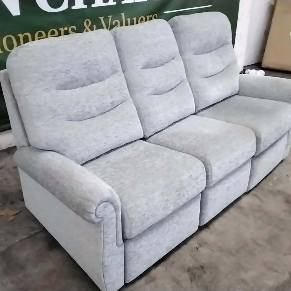 QUALITY BRITISH DESIGNED & MANUFACTURED G PLAN HOLMES 3 SEATER MANUAL RECLINER SOFA FARROW ICE FABRIC