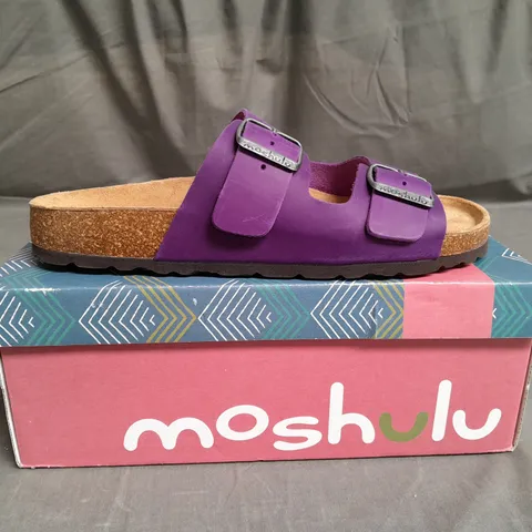 BOXED PAIR OF MOSHULU BAVRIA WAXY ROYAL PURPLE SANDALS SIZE UK 6.5