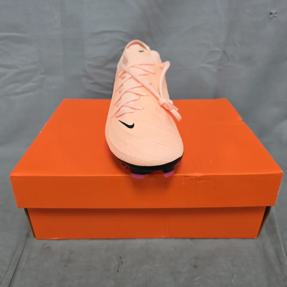 BOXED PAIR OF NIKE PHANTOM GX II PRO FOOTBALL BOOTS IN PINK/PALE ORANGE SIZE UK 5