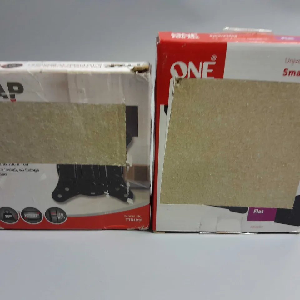 PAIR OF UNIVERSAL WALL MOUNTS FOR UP TO 27"