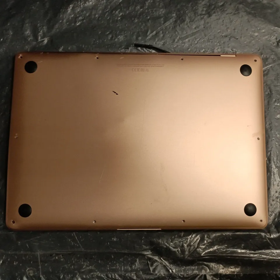 APPLE MACBOOK AIR (A2337)