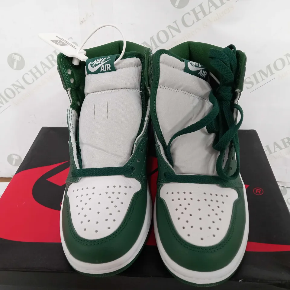 BOXED PAIR OF NIKE AIR JORDAN RETRO HIGHS IN GREEN/WHITE/METALLIC SILVER - UK 5