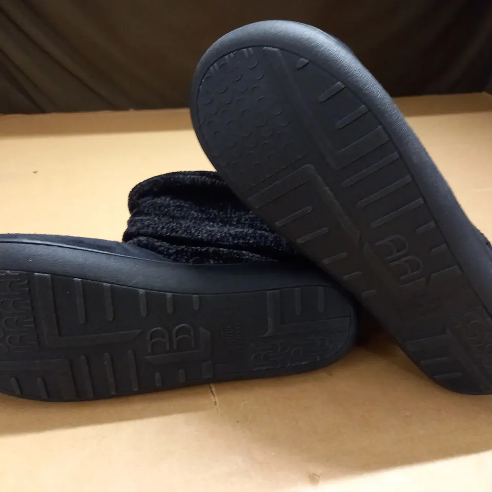 LONG BAY BLACK FABRIC BOOTS - UK 7/8