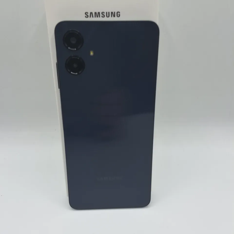 BOXED SAMSUNG GALAXY A06 4GB/64GB IN BLACK - SM-A065F