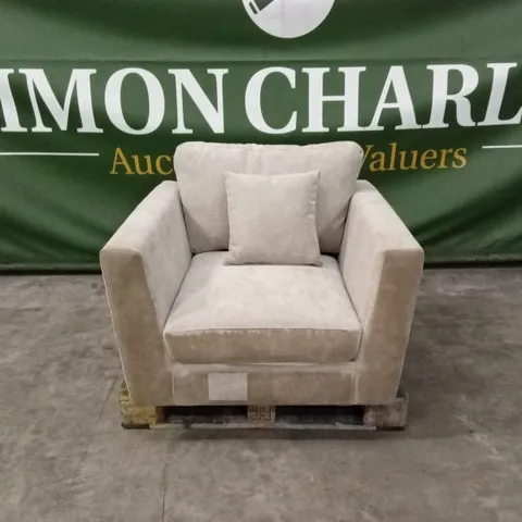 CALA FABRIC ARMCHAIR