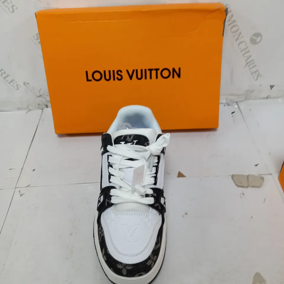 BOXED PAIR OF LOUIS VUITTON SIZE 43 BLACK/WHITE CHUNKY TRAINERS 