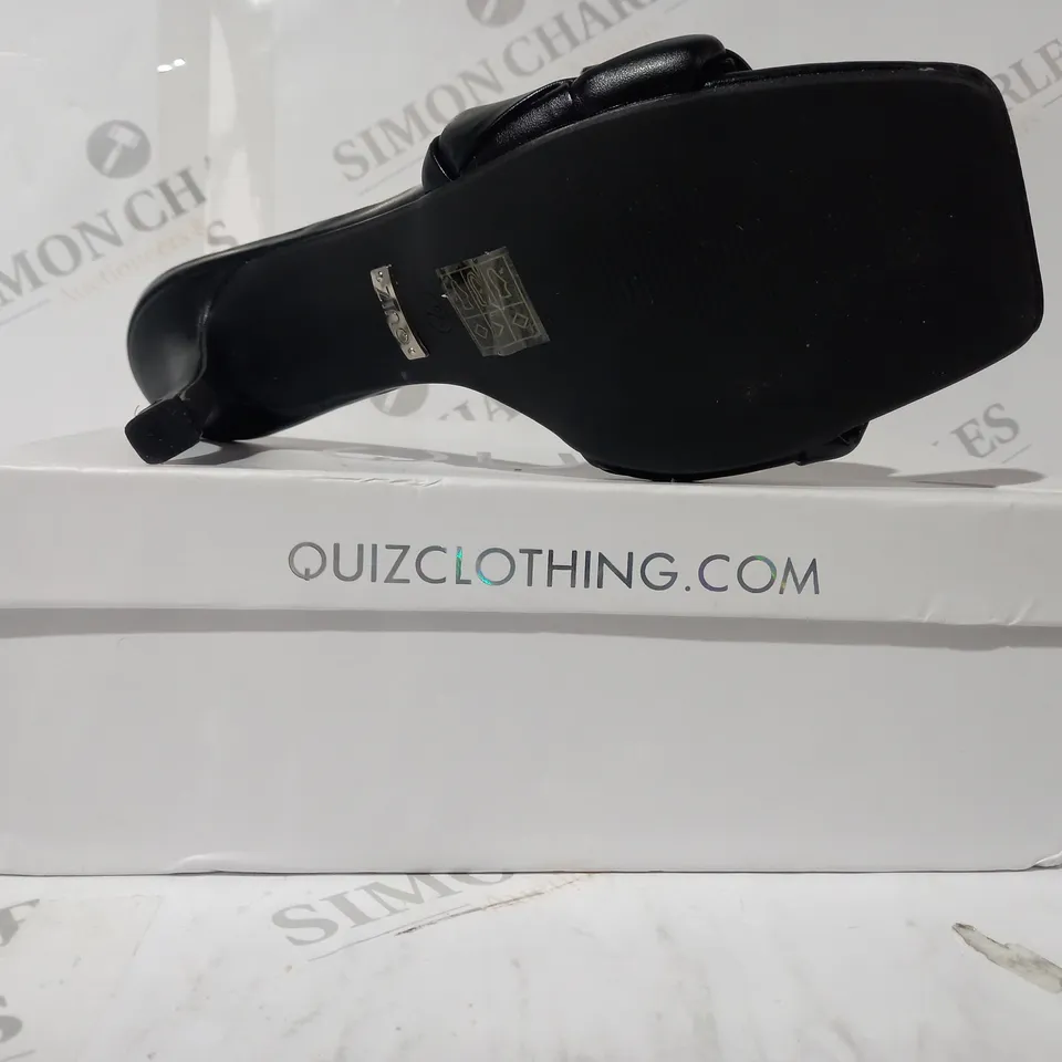BOXED PAIR OF QUIZ OPEN TOE HIGH HEEL SANDALS IN BLACK SIZE 7