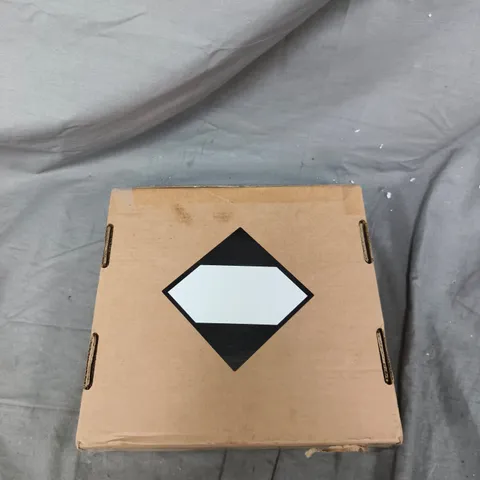 PALETTE LONDON BEAUTIFUL BERRY NAIL PAINT COLLECTION 