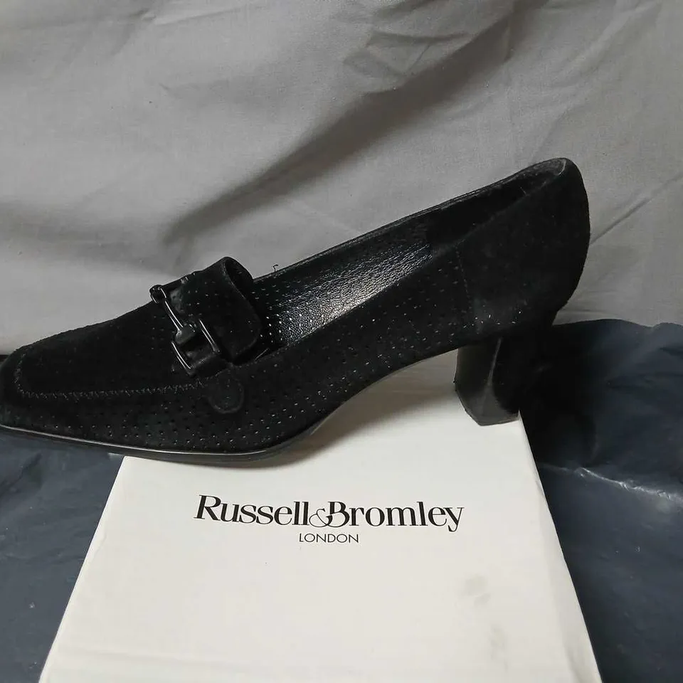 RUSSELL & BROMLEY BLACK SUEDE SMART-MOC LOAFERS – UK 7 (EU 40)
