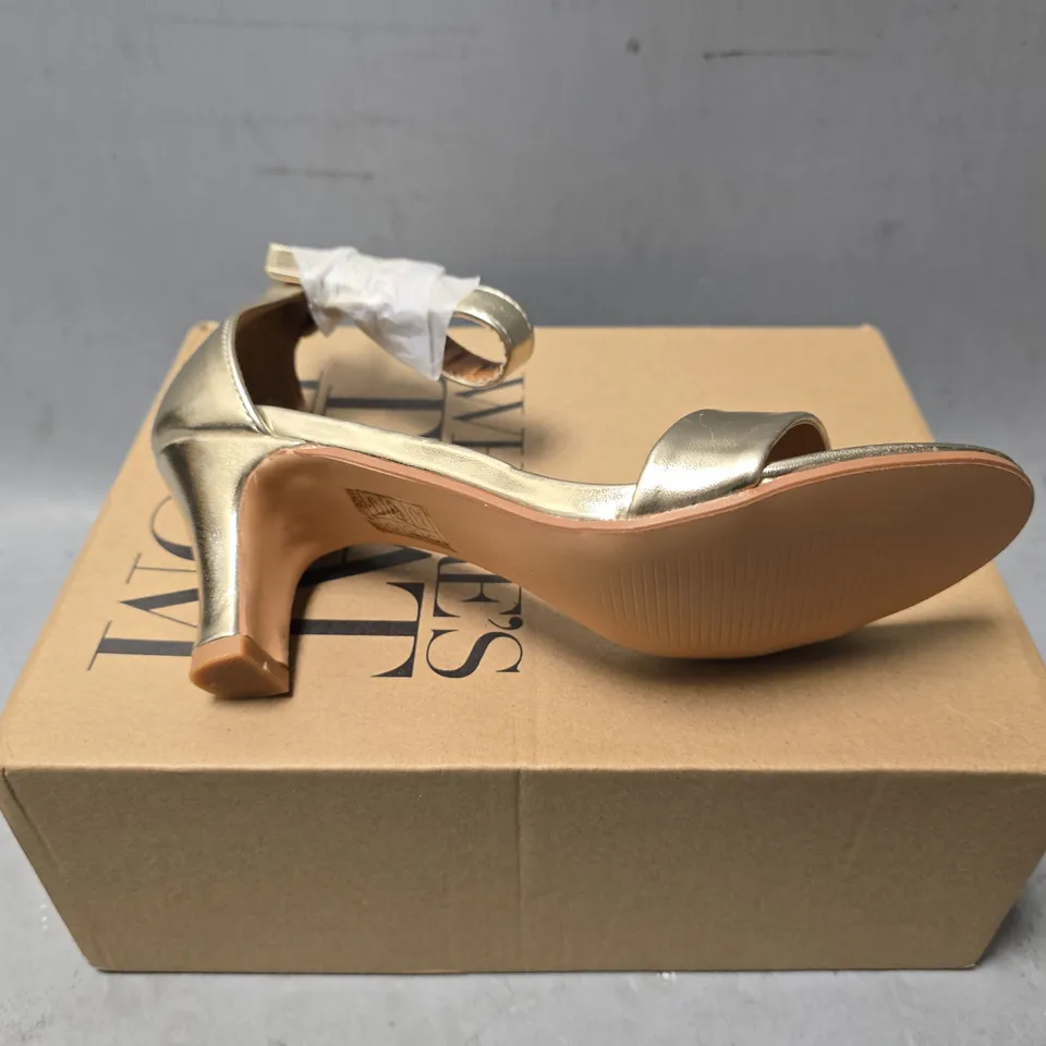 BOXED WHERES THAT FROM GOLD METALLIC HEELS - UK 3