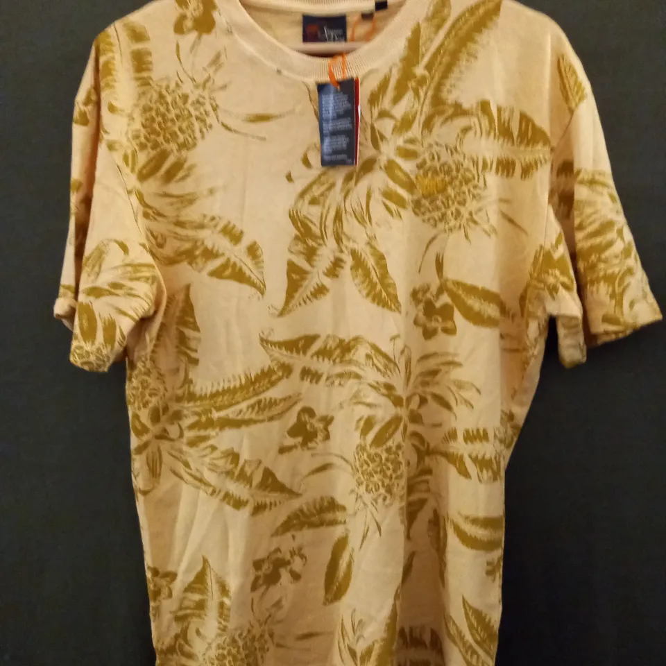 SUPERDRY VINTAGE FLORAL DESIGN T-SHIRT IN GOLDEN YELLOW - LARGE