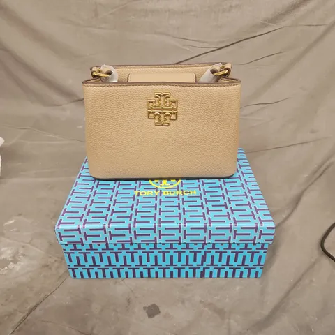 TORY BURCH - BEIGE PEBBLED LEATHER SHOULDER BAG WITH GOLD LOGO – BOXED