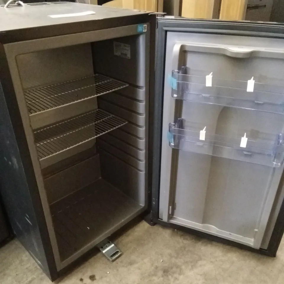 TEFCOLD MINI BAR FRIDGE