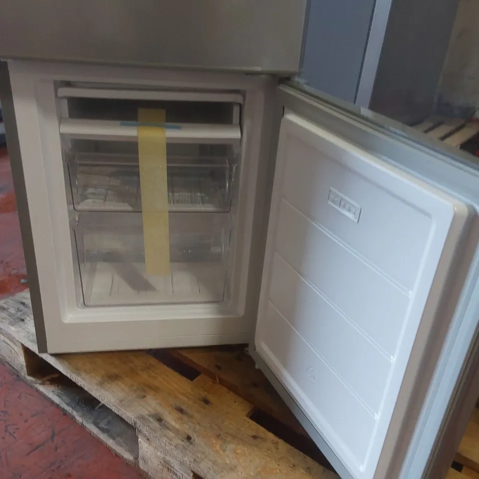 LOGIK L50BS23 60/40 FRIDGE FREEZER - SILVER