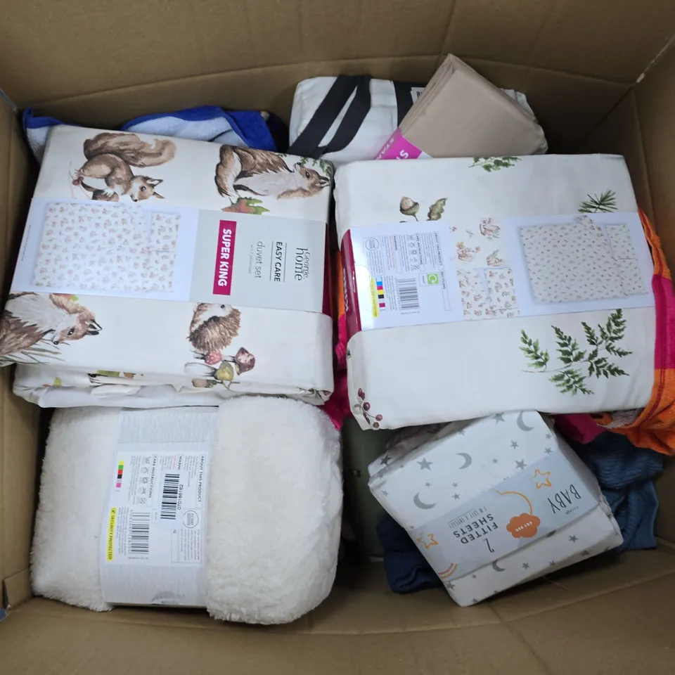 APPROXIMATELY 20 ASSORTED HOMEWARE ITEMS TO INCLUDE EASY CARE DUVET SET SUPER KING, EASY CARE PILLOW CASES, TOWEL, ETC