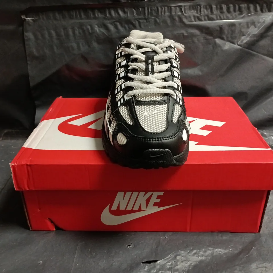 BOXED PAIR OF NIKE P-6000 TRAINERS IN SHADOW GREY/BLACK SIZE UK 10