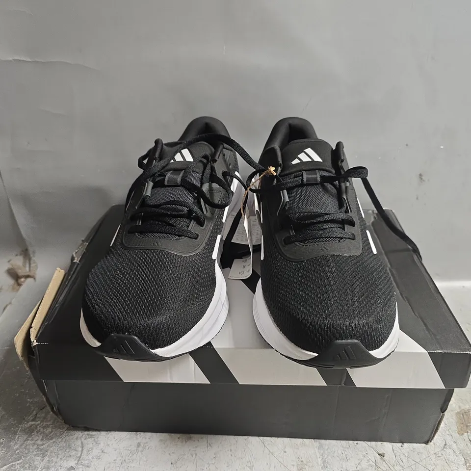BOXED PAIR OF ADIDAS GALAXY 7 MENS TRAINERS IN BLACK - UK 10