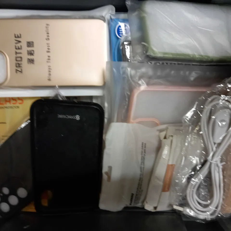 LOT OF APPROXIMATELY 20 PHONE ACCESSORIES, TO INCLUDE CASES, SCREEN PROTECTORS, ETC 