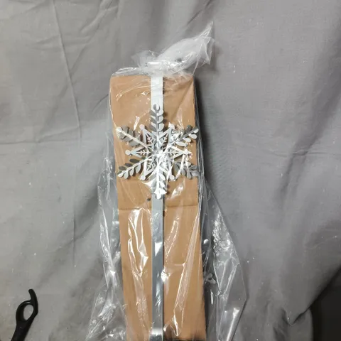 SNOWFLAKE CHRISTMAS WREATH HANGER