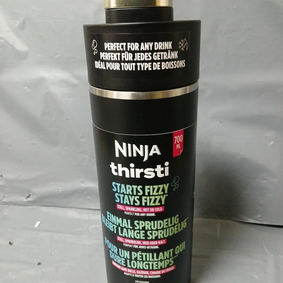 NINJA THIRSTI WATER BOTTLE AND FLASK - 700ML - BLACK