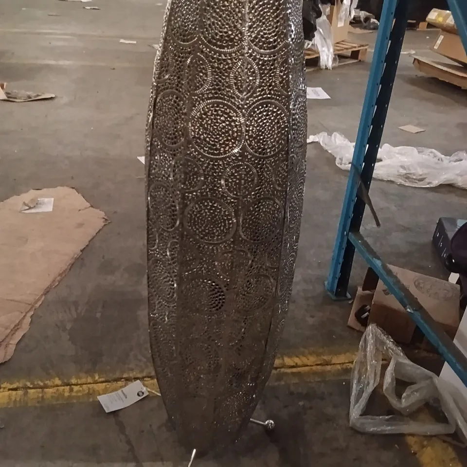 DECORATIVE FLOOR LAMP