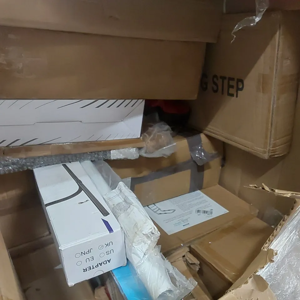 PALLET OF ASSORTED HOUSEHOLD ITEMS AND CONSUMER PRODUCTS TO INCLUDE; FOOD PROCESSOR, FLOOR LAMP, WATER PURIFIER, VIYNL LP STORAGE CASE, CAT CAGE ENCLOSURES ETC