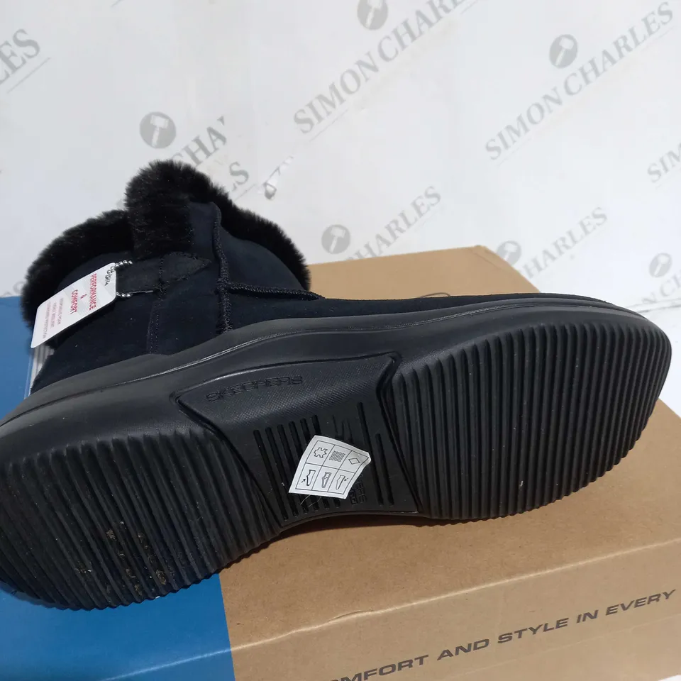 BOXED SKECHERS ON-THE-GO MIDTOWN CHILL BABY BOOTS, BLACK - SIZE 5 .5