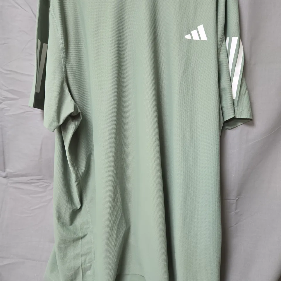 ADIDAS RUNNING T-SHIRT – UK 2XL – GREEN 