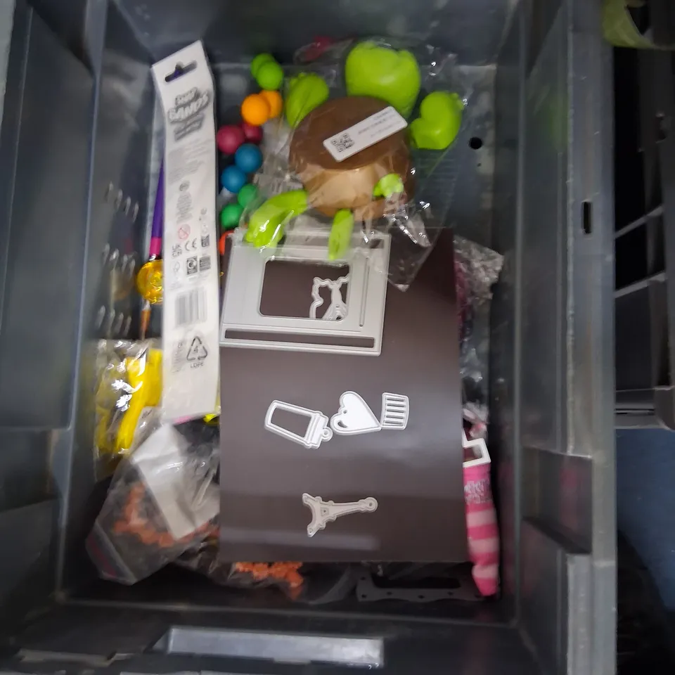 TOTE OF ASSORTED TOYS AND ACCESSORIES TO INCLUDE;