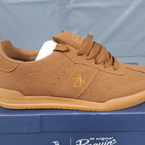 BOXED PAIR OF PENGUIN GIOVANNI SHOES IN BROWN - UK 7