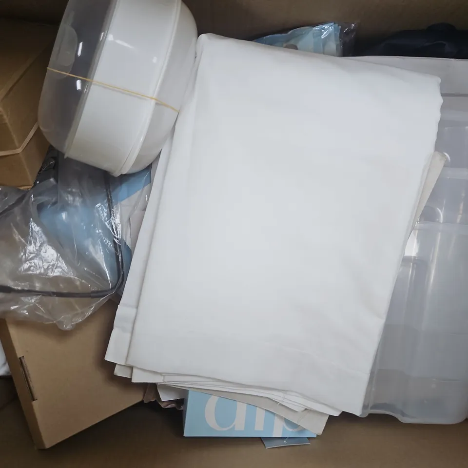 BOX OF APPROXIMATELY 15 ASSORTED HOUSEHOLD ITEMS TO INCLUDE BATHROOM DESCALER, DEEP CLEAN MOP HEAD, ETC - COLLECTION ONLY