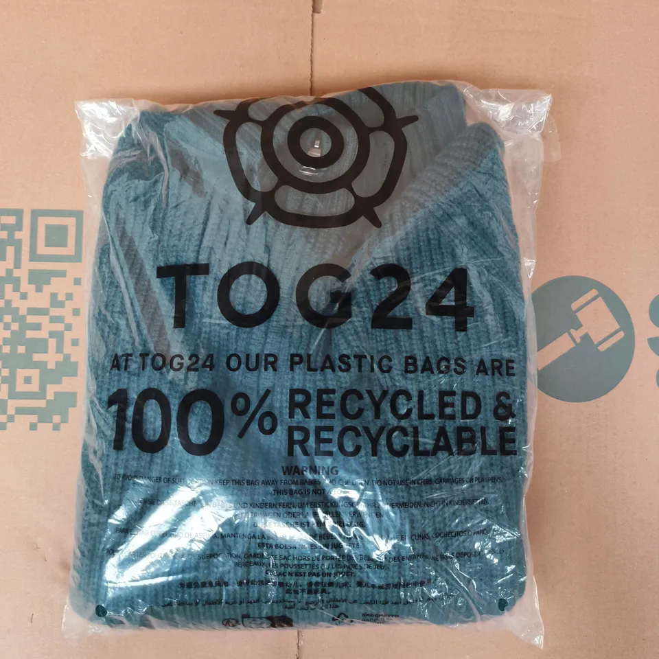 BAGGED TOG 24 1/4 ZIP KNIT SWEATSHIRT IN DEEP SEA GREEN SIZE UNSPECIFIED