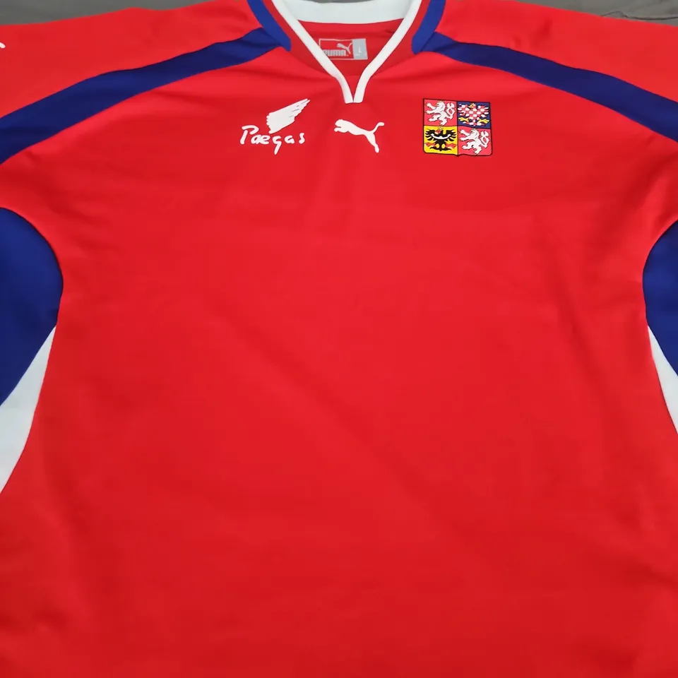 CZECH REPUBLIC FOOTBALL JERSEY - SIZE L