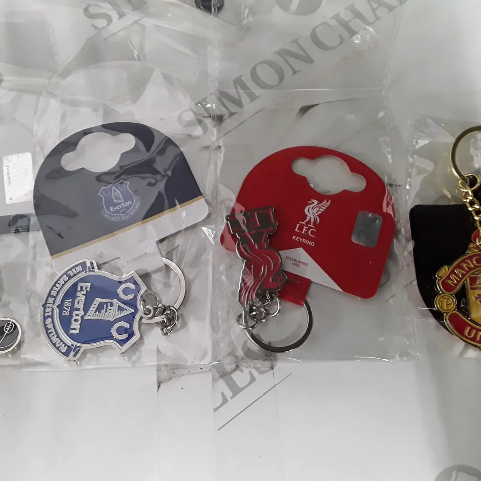 LOT OF APPROXIMATELY 30 ASSORTED FOOTBALL THEMED KEY RINGS 