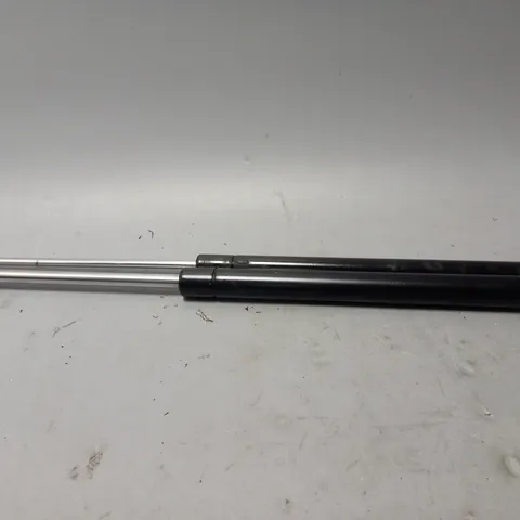 LOT OF 2 BOOT STRUTS