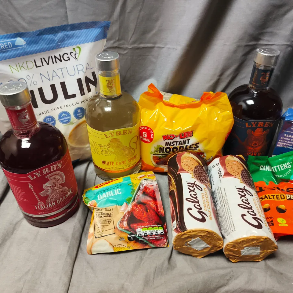 APPROXIMATELY 10 ASSORTED FOOD & DRINK ITEMS TO INCLUDE TREETS SALTED PEANUTS, GALAXY MILK DIGESTIVE, LYRES AMERICAN MALT NON-ALCOHOLIC SPIRIT, ETC - COLLECTION ONLY