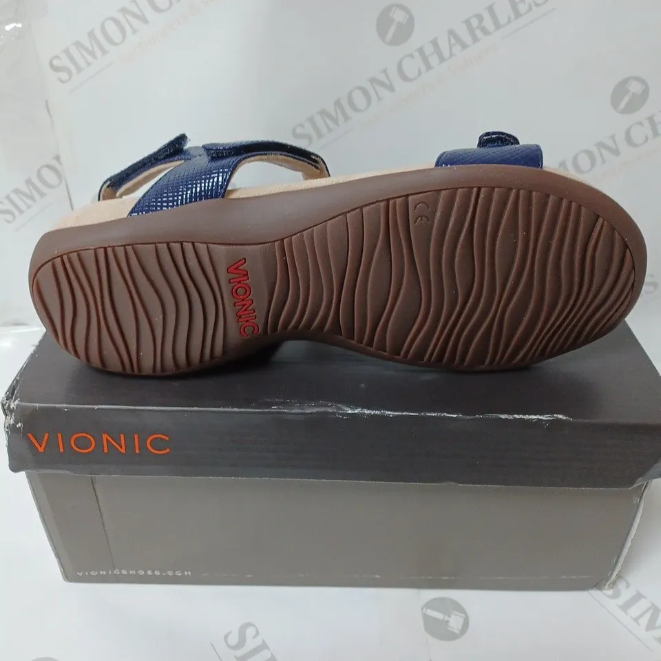 BOXED PAIR OF VIONIC ORTHOTIC REST FARRA FLAT STRAPPY SANDALS W/ FMT TECHNOLOGY - UK SIZE 6, NAVY