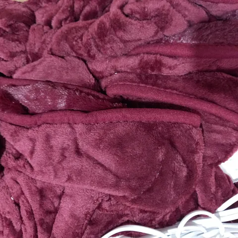 BOXED COZEE HOME VELVETSOFT HEATED THROW IN SHIRAZ WINE
