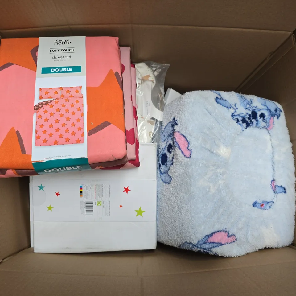 APPROXIMATELY 15 ASSORTED ITEMS TO INCLUDE RUFFLE EDGE DUVET SET, BABY SLEEPING BAG, KIDS MATTRESS PROTECTOR, ETC