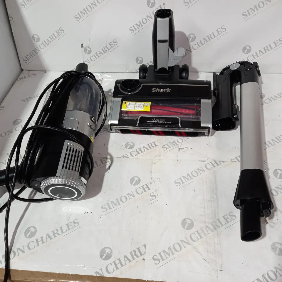 BOXED SHARK STRATOS ANTI HAIR WRAP PET PRO VACUUM CLEANER