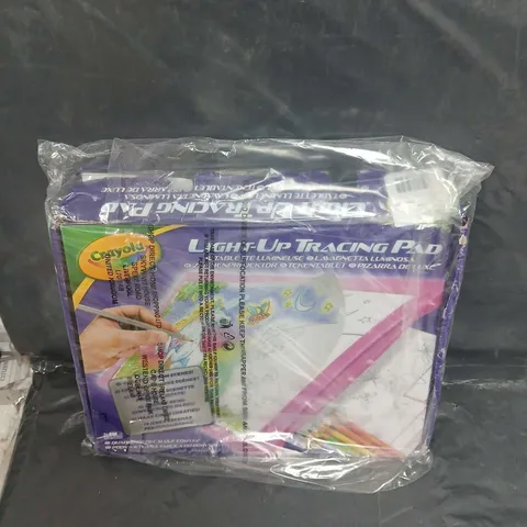 CRAYOLA LIGHT-UP TRACING PAD 