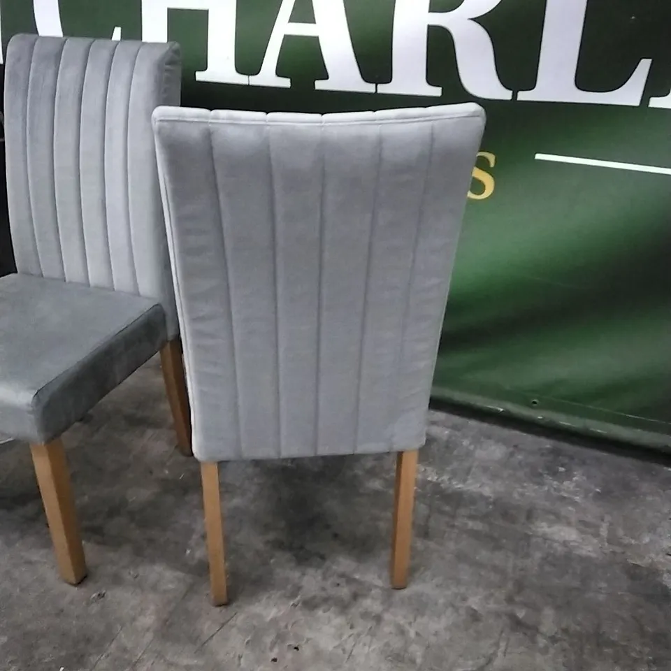 SET OF 4 DESIGNER SALISBURY DINING CHAIRS IN CLASSIC GREY VELVET AND OAK SOLID HARDWOOD LEGS