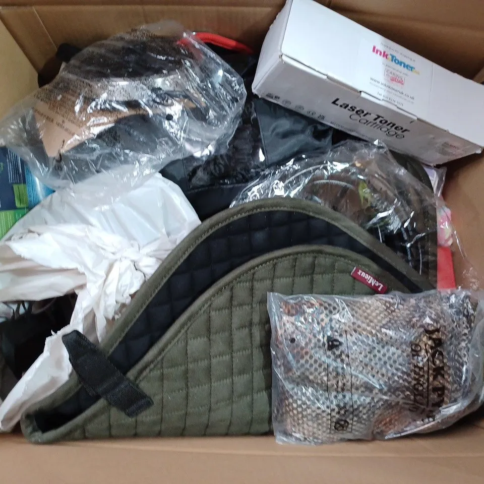BOX OF APPROX 30 ASSORTED ITEMS TO INCLUDE - TOMMEE TIPPEE SOFT SIPPEE - RESMED AIR FIT F20 - NEILSEN EAR DEFENDERS ECT 