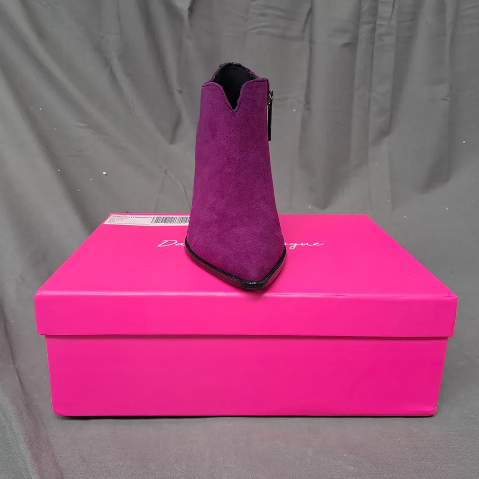 BOXED PAIR OF DANNII MINOGUE UPTOWN SUEDE BOOTS IN PURPLE UK SIZE 4