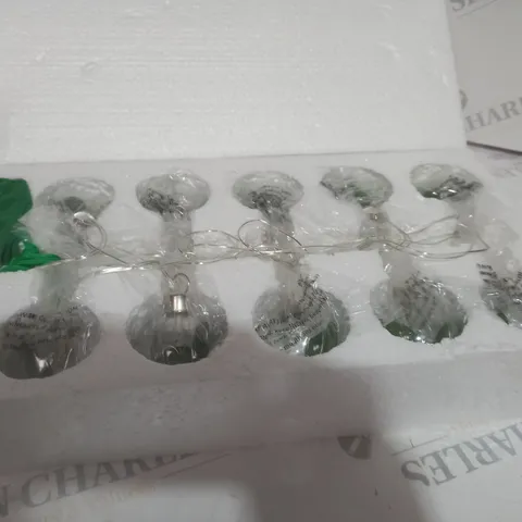 SARA DAVIES 10 X PRE-LIT GLASS FOLIAGE BAUBLES LIGHT STRAND